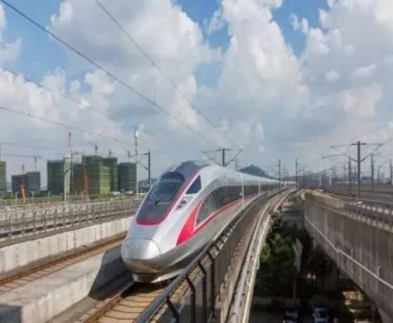 广深港高铁轨道板裂缝加固